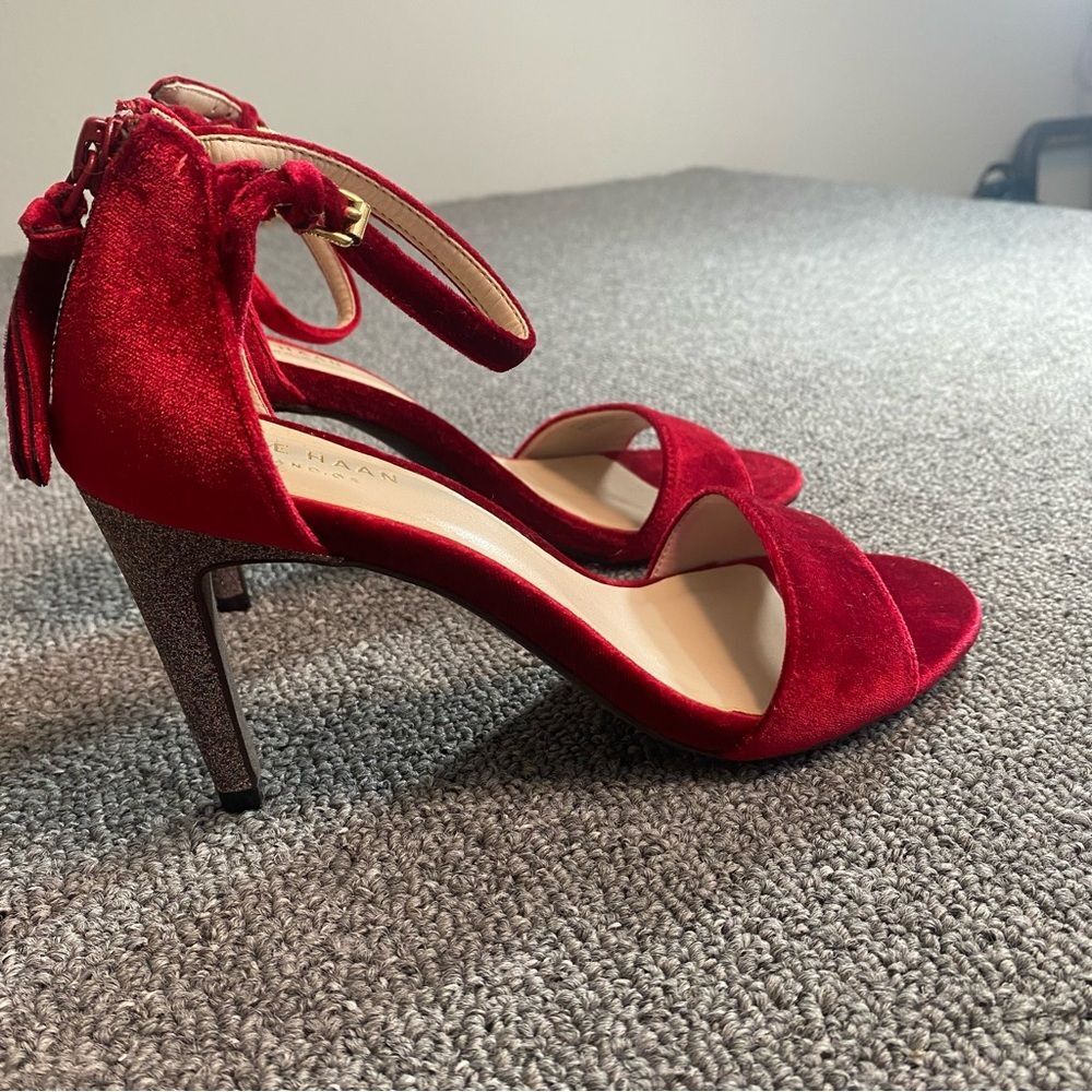Cole Hann Clara Red Velvet Sandals Women's 5 1/2 B Kitten Pumps Glitter Stiletto